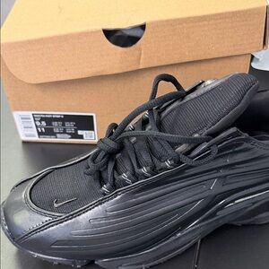 Nike Men's Triple Black Sneakers